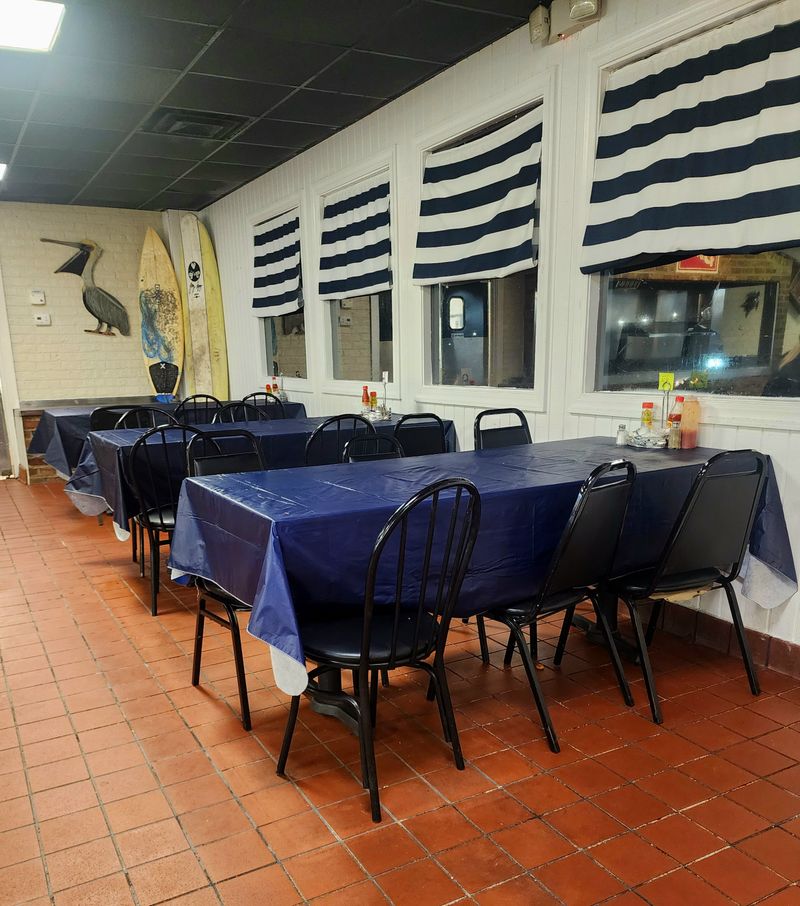 Salty Shores Calabash Style Seafood, Wilson