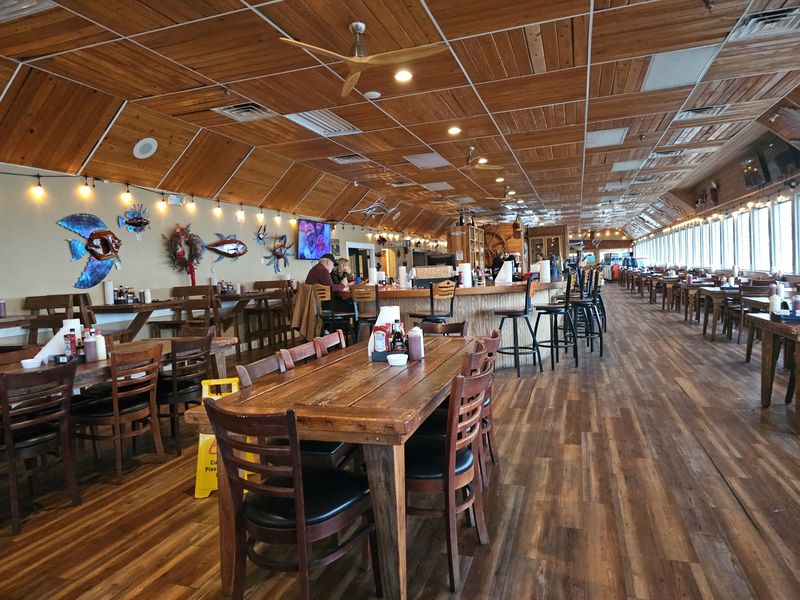 Southern Salt Seafood, Morehead City