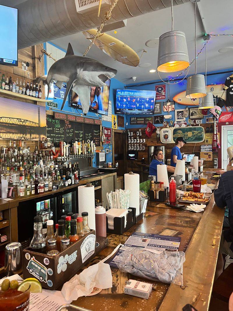 Shuckin' Shack Oyster Bar, Surf City