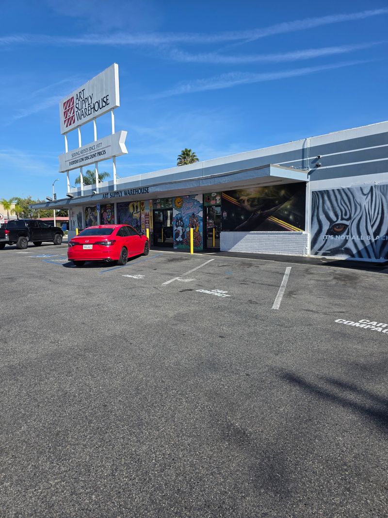 This Massive California Art Warehouse Is Why Artists Are Making Road Trips - Decor Hint Westminster Location Serves Southern California Hub