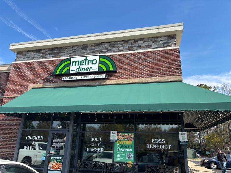 13 Virginia Chicken-Fried Steak Restaurants That Taste Like Sunday Dinner Memories - Decor Hint Metro Diner