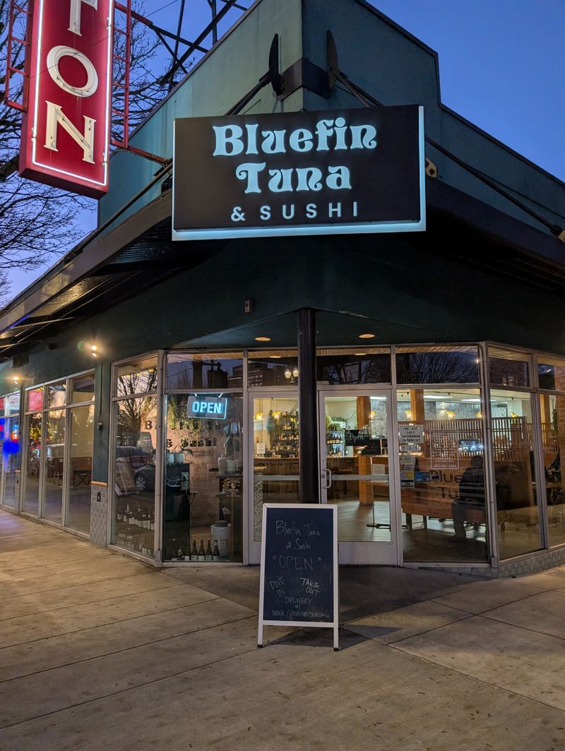 8 Oregon Sushi Places That Let Skill Do The Talking - Decor Hint Bluefin Tuna & Sushi