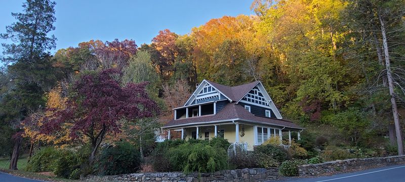 The Most Adorable North Carolina Villages You Have To Visit This Year - Decor Hint Hot Springs