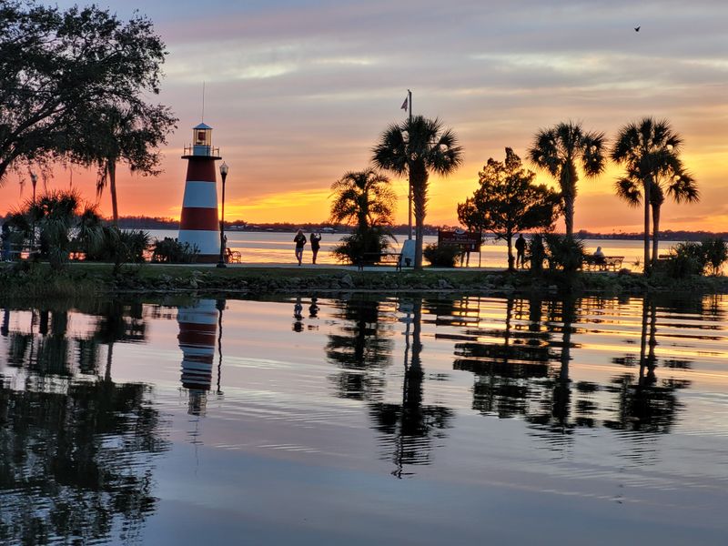 Florida’s Most Delightful Communities, Seen From A Train Window - Decor Hint Mount Dora