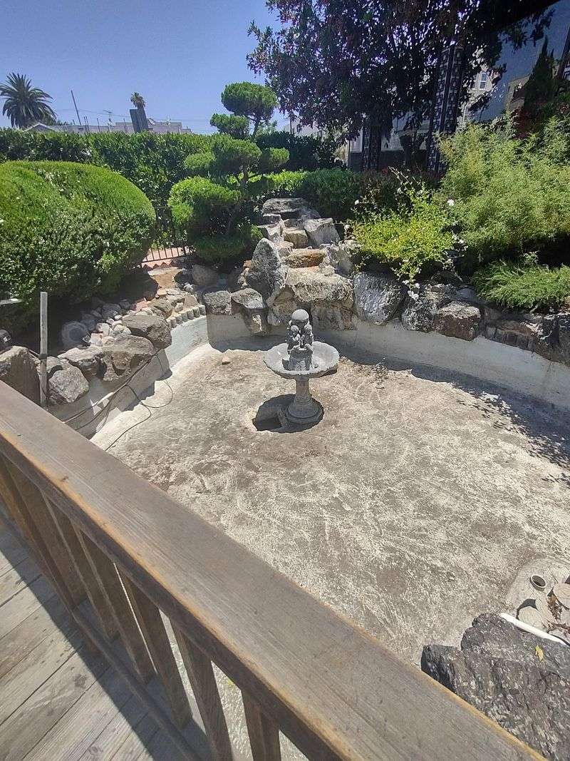 This California All-You-Can-Eat Buffet Is A Must-Visit For Hungry Locals - Decor Hint Modern Atmosphere With Garden Views