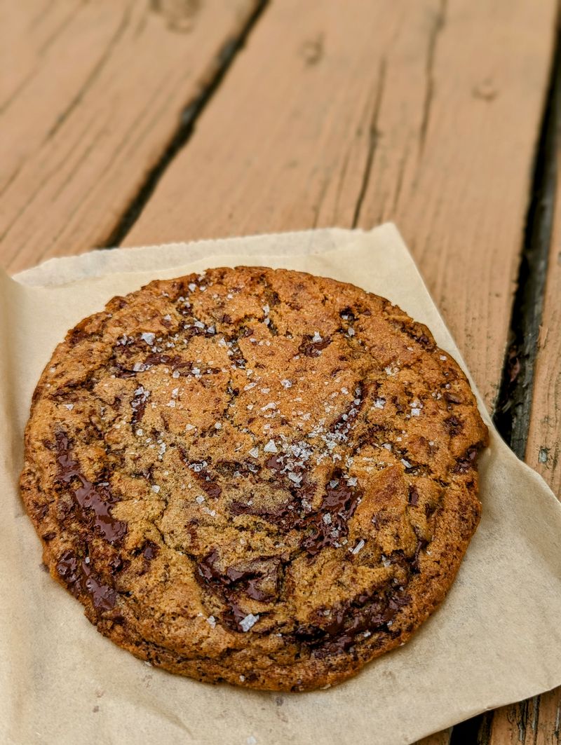 This Tiny Bakery In North Carolina Will Serve You The Best Cinnamon Delights Of Your Life - Decor Hint Chocolate Chip Cookies With Sea Salt Perfection