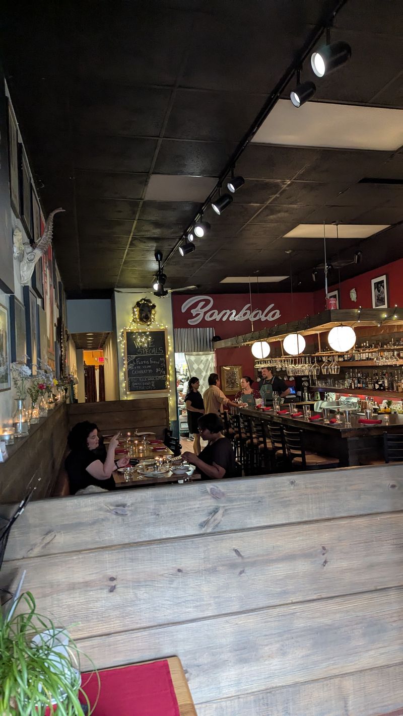 Bombolo, Chapel Hill