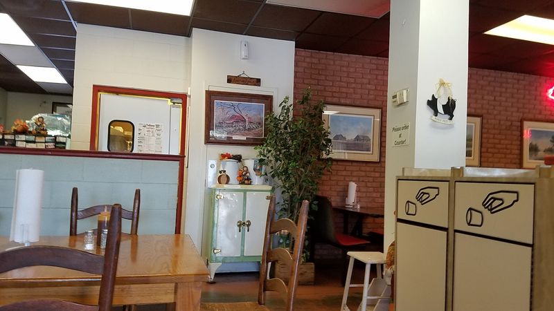 Old Clinton Bar-B-Que — Clinton