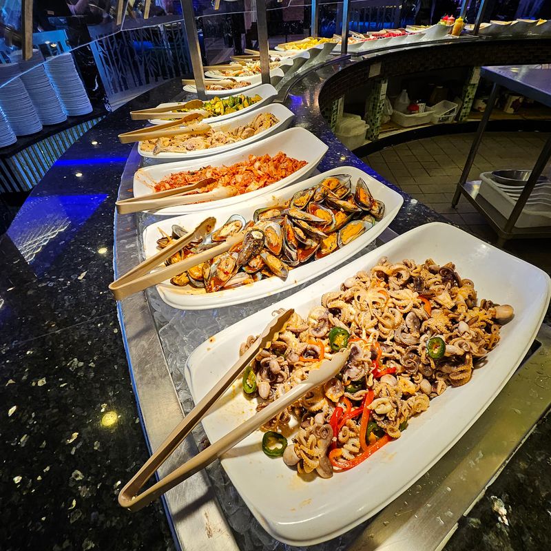 This California Buffet Is So Popular, People Are Planning Vacations Around It In 2026 - Decor Hint Asian Cuisine Variety Across Regions