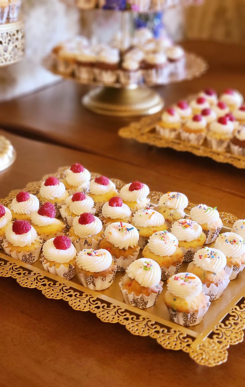 This Tiny Bakery In North Carolina Will Serve You The Best Cinnamon Delights Of Your Life - Decor Hint Small-Batch Production Ensures Quality Control