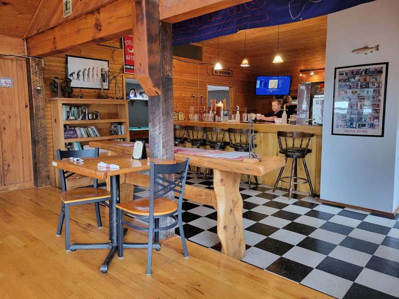 One Of North Carolina's Coziest Mountain Cafes You Need To Visit This Season - Decor Hint Live Music That Fills Friday And Saturday Nights