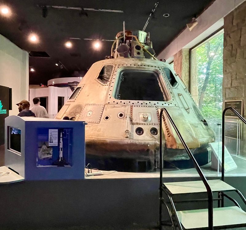 See A Real Apollo Spacecraft And A 10K Planetarium For Free At This Hidden Atlanta Georgia Gem - Decor Hint Real Apollo Spacecraft Display