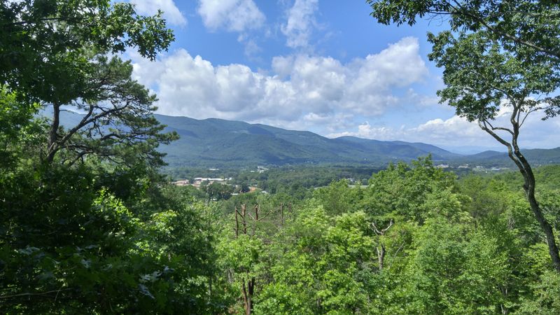 Lookout Trail Delivers Mountain Views Without The Crowds