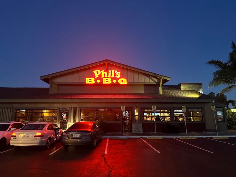 This San Diego, California Restaurant Serves A Platter So Big It Stops People Mid-Sentence - Decor Hint Multiple Locations Across San Diego County For Easy Access