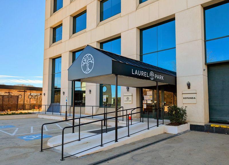 Visit These North Carolina Charlotte Spots This Spring For The Best Outdoor Dining - Decor Hint Laurel Park