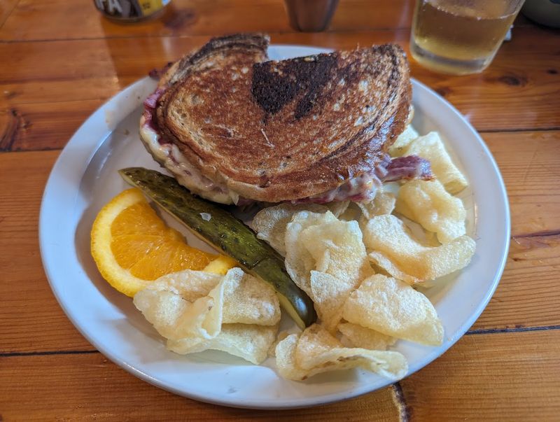 One Of North Carolina's Coziest Mountain Cafes You Need To Visit This Season - Decor Hint Attentive Service That Remembers Your Name