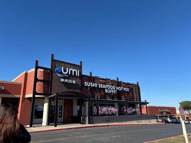 Regulars Always Beat The Rush Always At This Texas Seafood Buffet - Decor Hint Cold Bar, Calm Mind