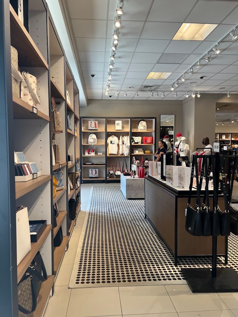 The Outlet Mall Bargain In New Jersey Hunters Keep Returning To Year After Year - Decor Hint Economic Boost To Monmouth County Since 2008