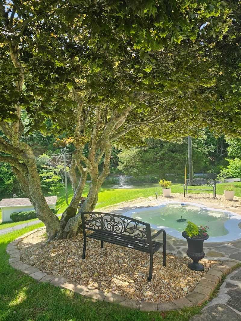 Quiet Meditation and Mindfulness Retreats