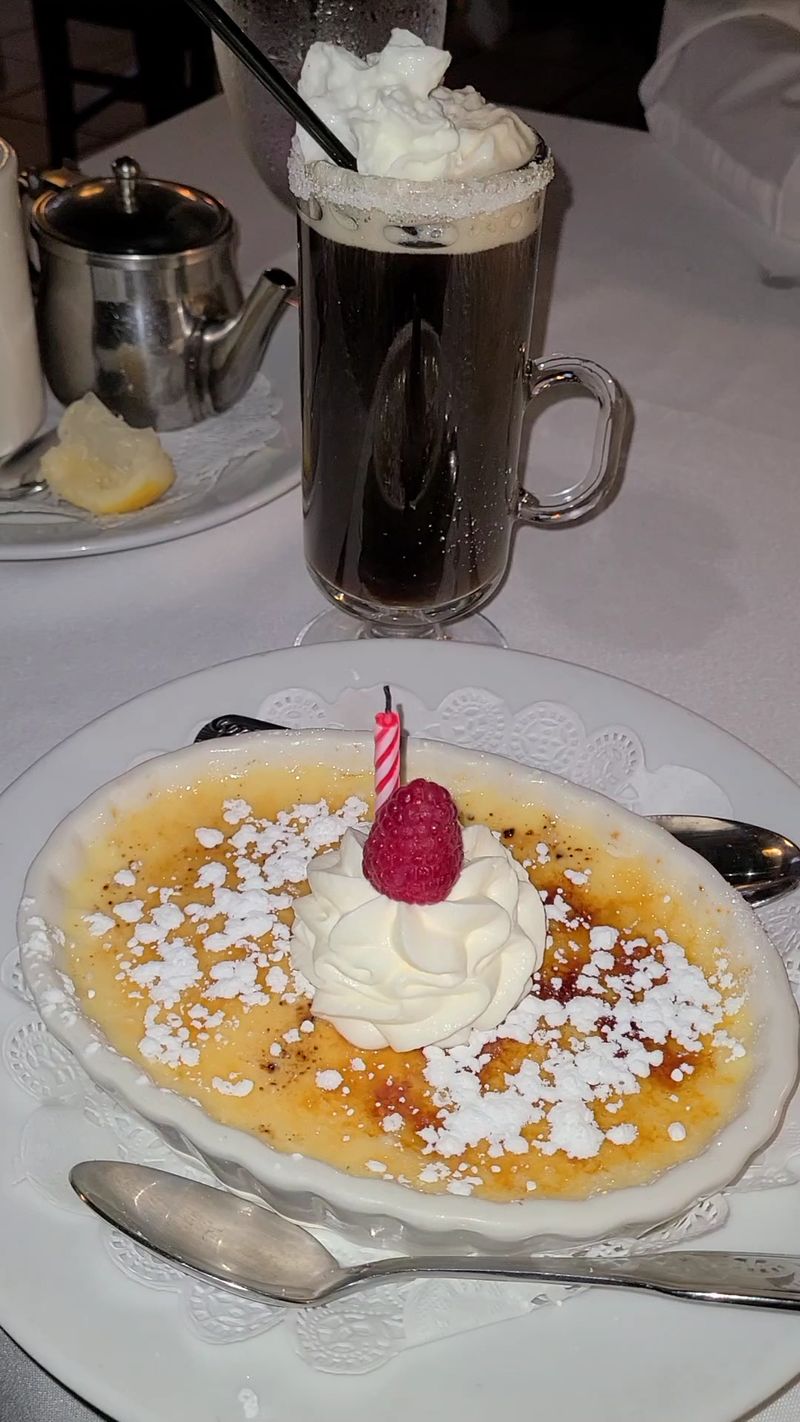 Georgia Locals Are Obsessed With The Mouth-Watering French Onion Soup At This Charming Restaurant - Decor Hint Crème Brûlée With That Perfect Caramelized Top