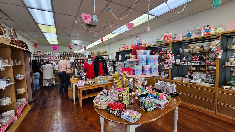 13 Whimsical Candy Shops In California That Feel Like Willy Wonka's Factory - Decor Hint Logan's Candies