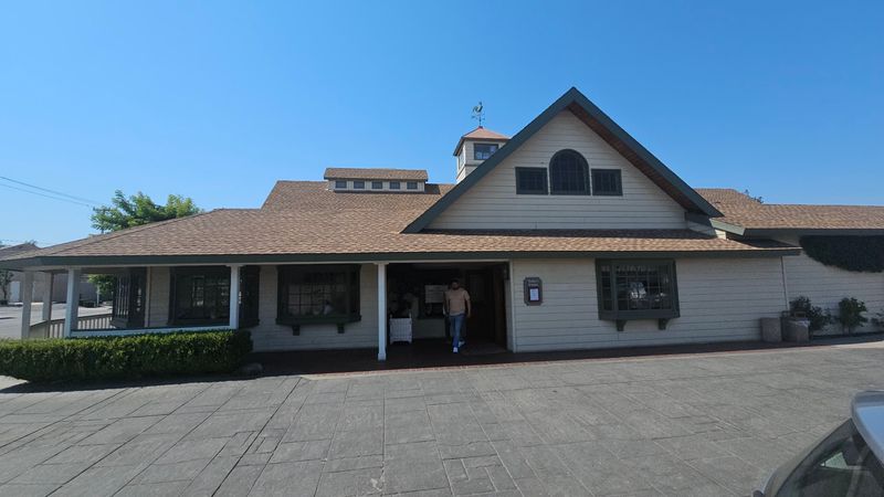 This Underrated California Country Restaurant Is Famous For Its Generous Dinner Buffet - Decor Hint Accessible Location