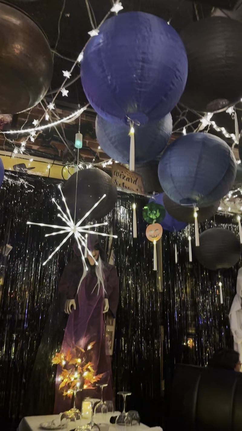 Dramatic Lighting That Enhances The Theatrical Feel