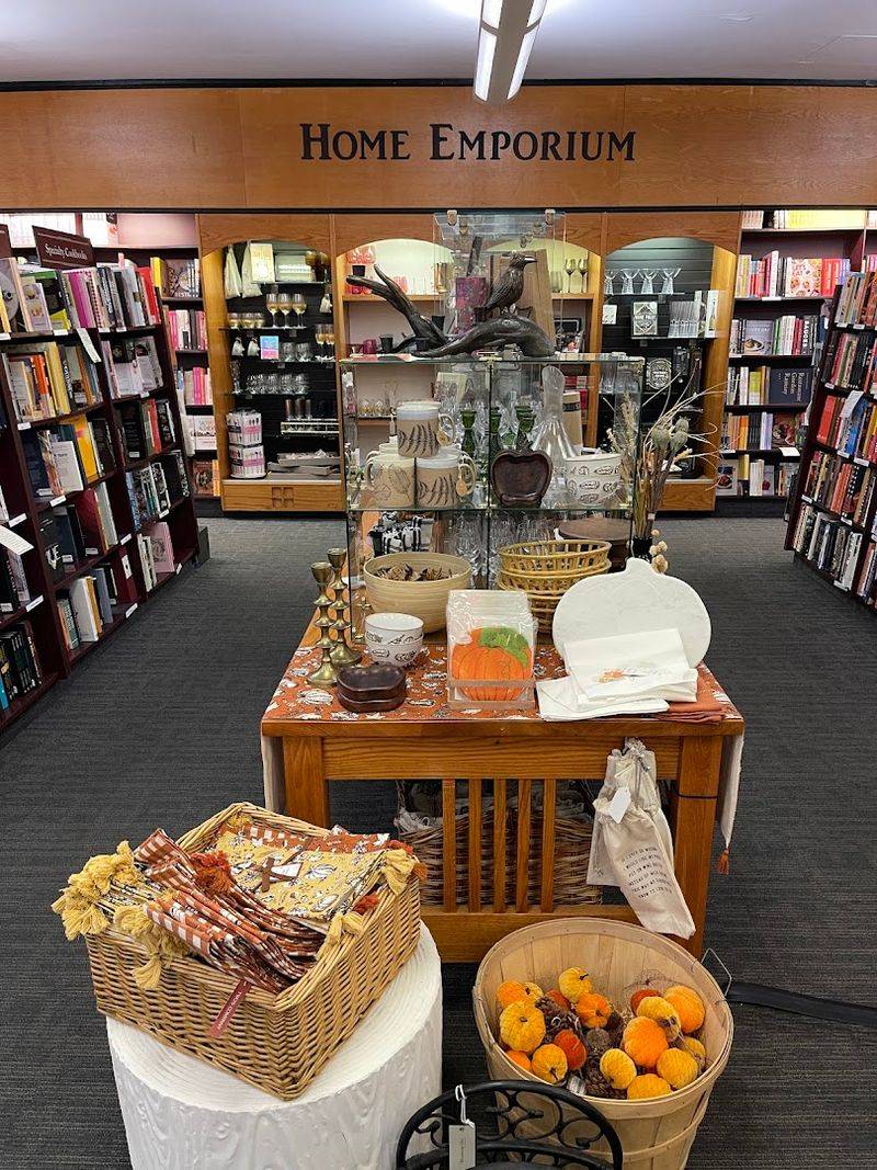 This 130-Year-Old California Bookstore Is A Book Lover's Dream With An In-House Café - Decor Hint Resilience Through Economic Challenges