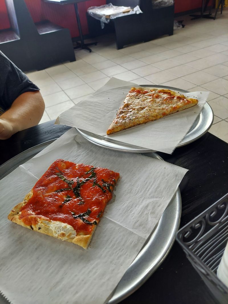 That Legendary New York Style Crust Everyone Raves About