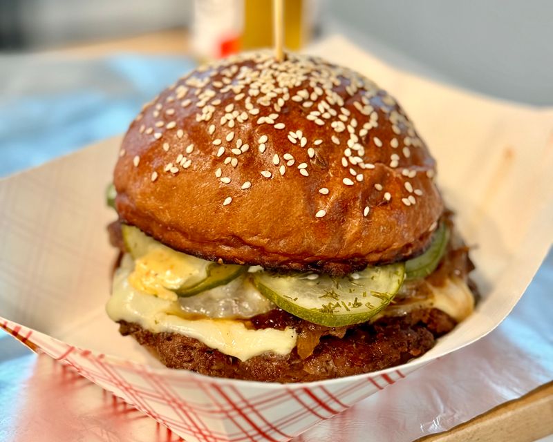 These 13 Beachside Georgia Burger Shacks Are Still Mostly Known To Locals - Decor Hint Uncle June's