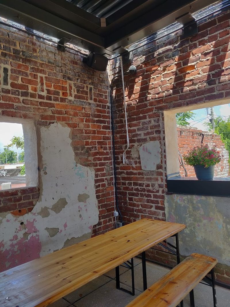 Proximity to Georgia State University and Grant Park