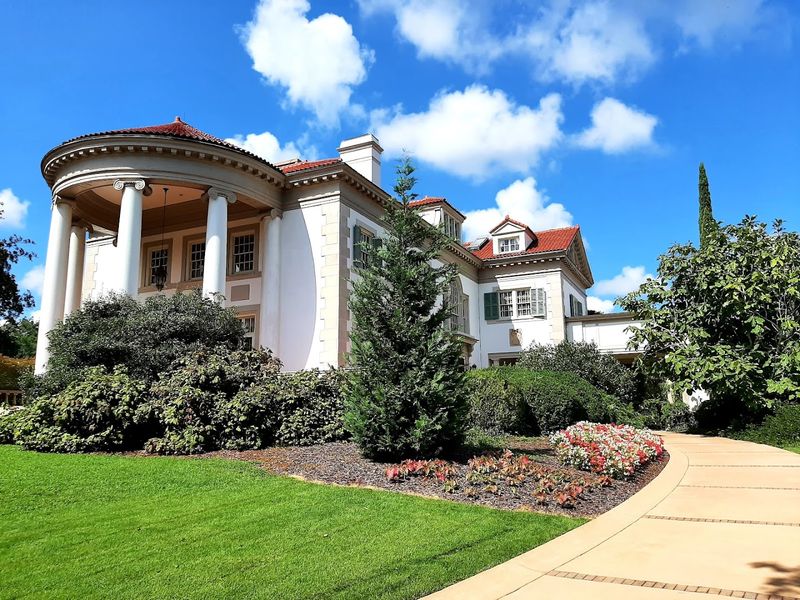 Guided Tours Bring History to Life
