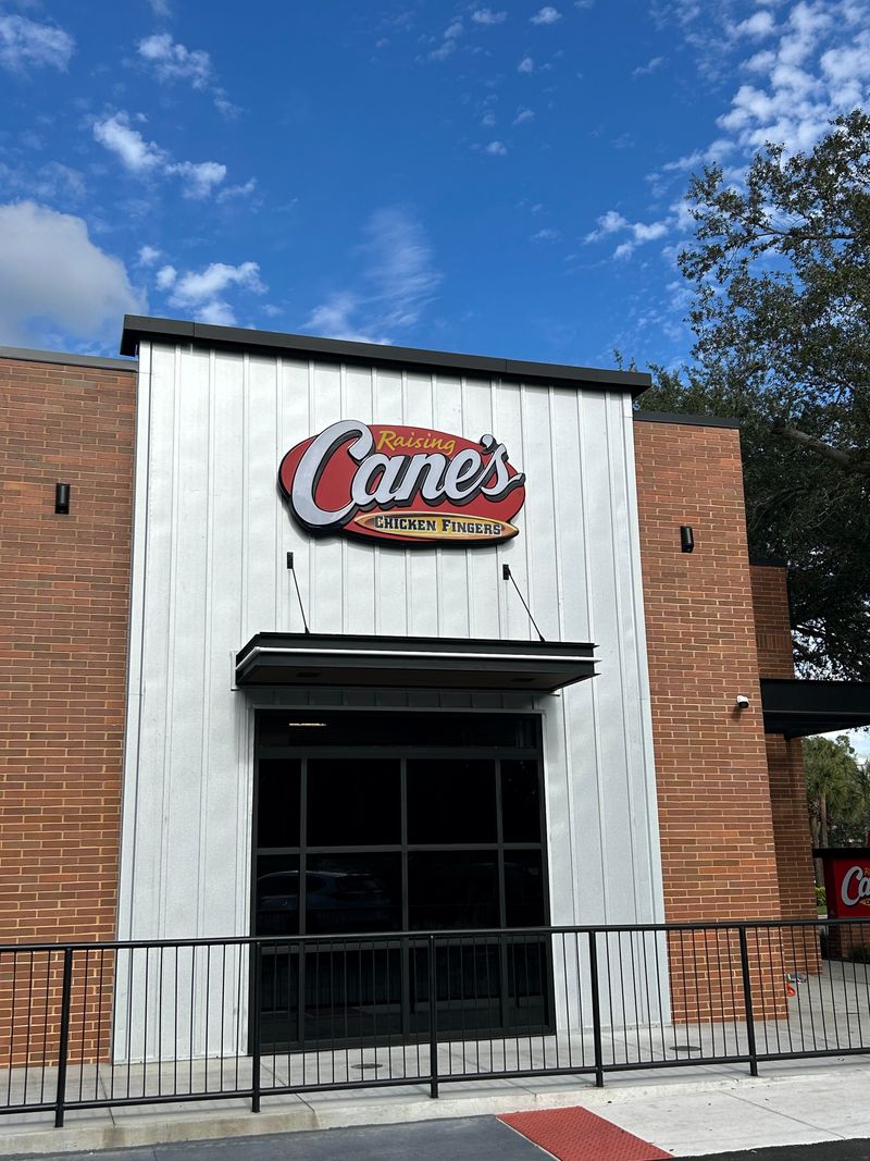 The Florida Buffet With Desserts People Talk About Long After The Plates Are Cleared - Decor Hint Chocolate Fountain Cascade