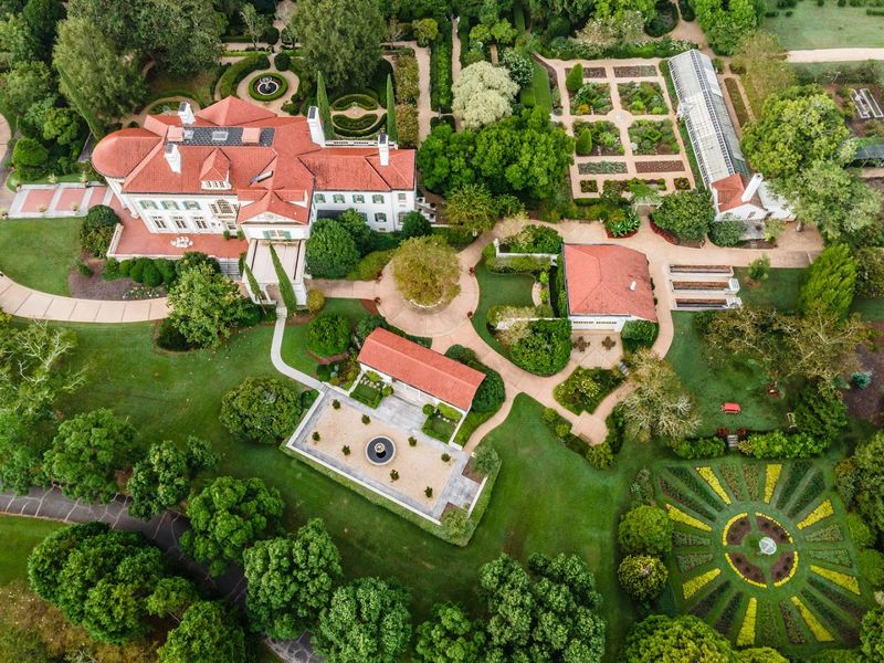 Italian Renaissance Architecture Steals the Show