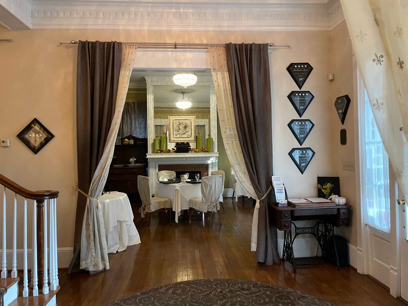 Saint Jacques French Cuisine, Gibsonville