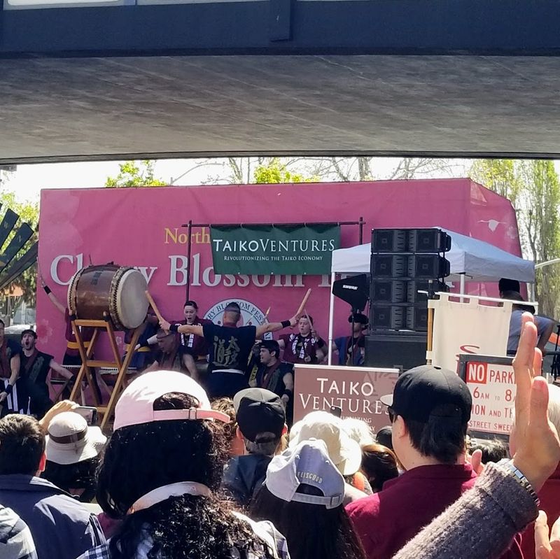 This Spring Cherry Blossom Festival In California Is So Surreal, You'll Think You're In A Dream - Decor Hint Taiko Drumming Creates Thunderous Energy
