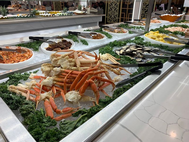 Snow Crab Legs That Keep Diners Coming Back