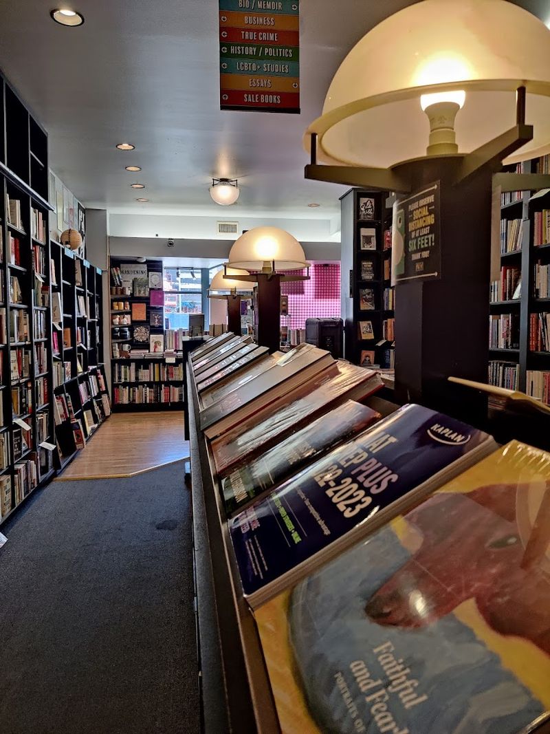 Wander Through California's Iconic Bookstore That Feels Like A Maze - Decor Hint Vinyl Records Complement The Book Collection