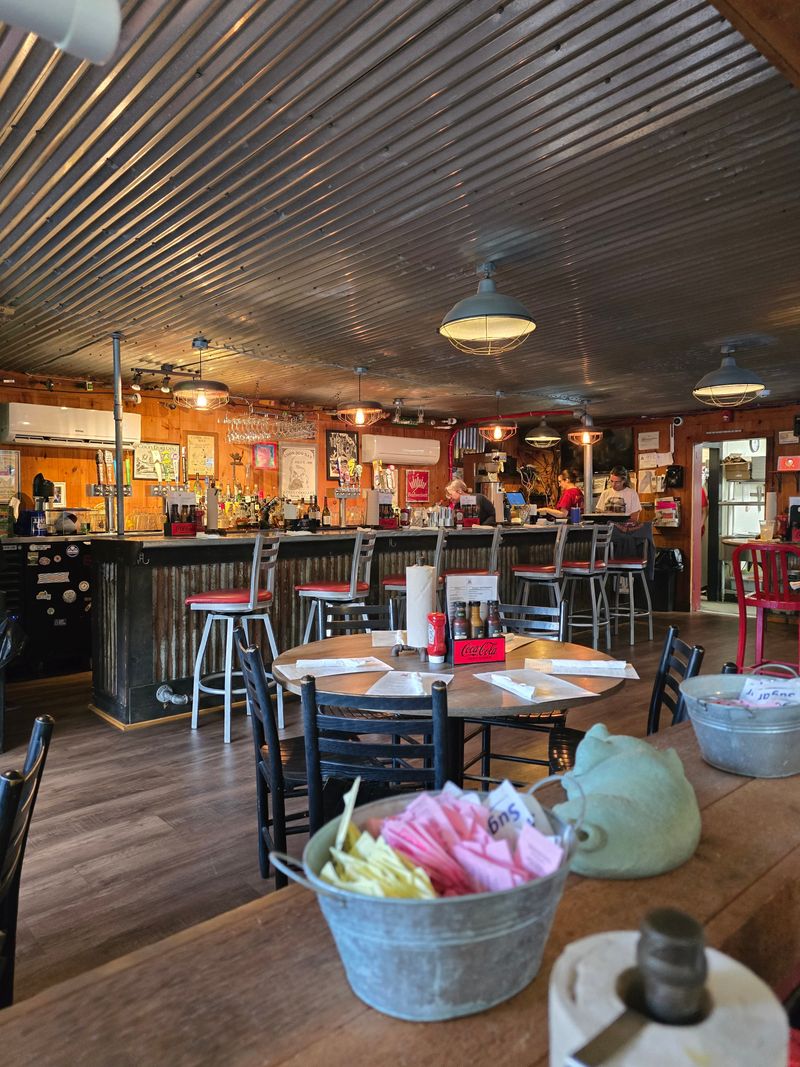 Green River BBQ Serves Smoked Meats With Mountain Views