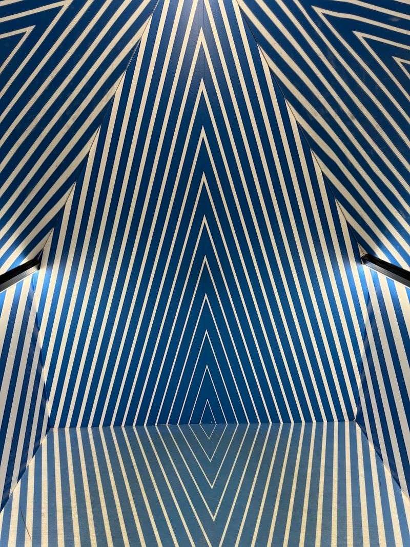 The Mirror Maze Tests Your Navigation