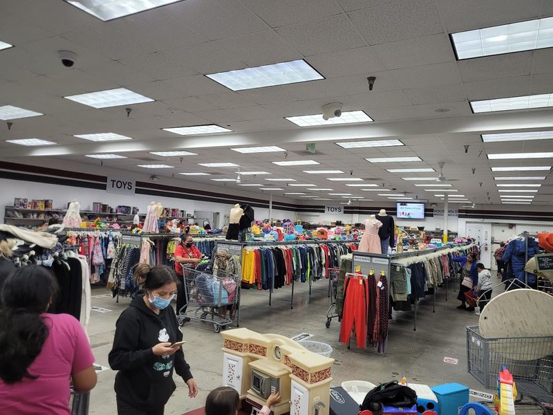 Valley Value Center - Van Nuys
