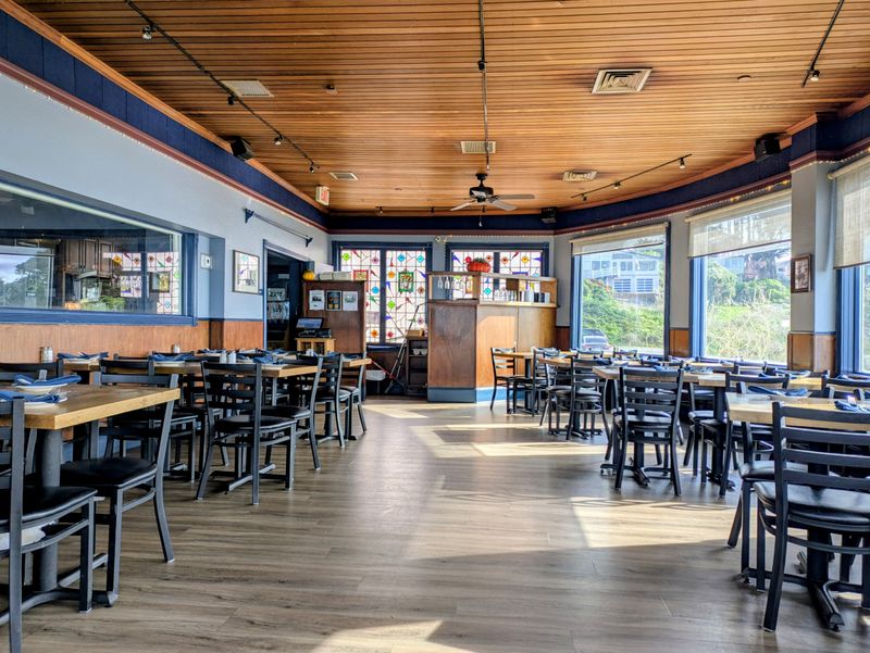 Moss Beach Distillery (Moss Beach)