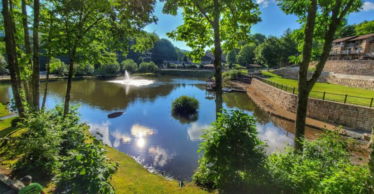 These North Carolina Hallmark Charming Towns Are Spring Delights - Decor Hint