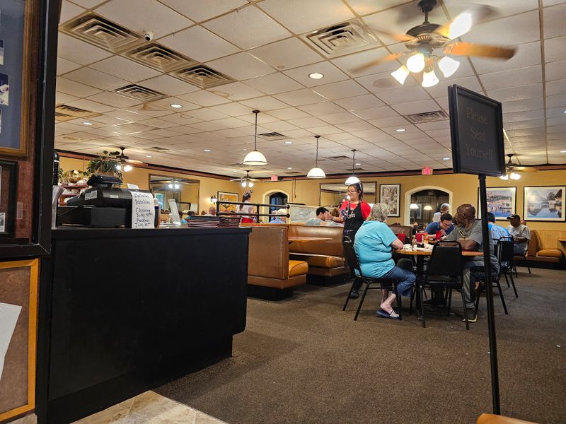 These North Carolina Restaurants Prove Four Generations Can Do It Right - Decor Hint Bullock's Barbecue, Durham