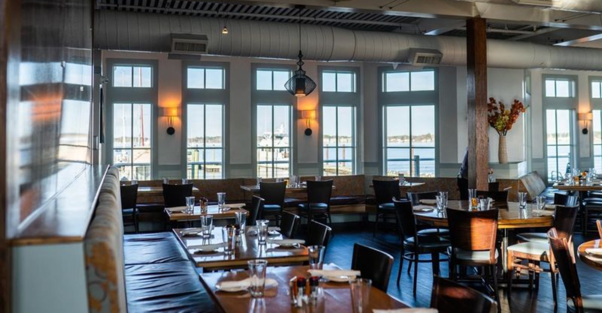 These North Carolina Waterfront Eateries Shine This Spring With Stunning Views - Decor Hint