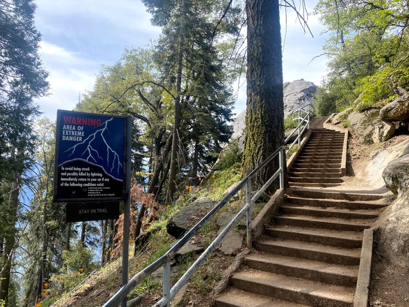 This Half-A-Mile California Hike Feels Almost Too Beautiful To Be Real - Decor Hint A Short But Mighty Ascent