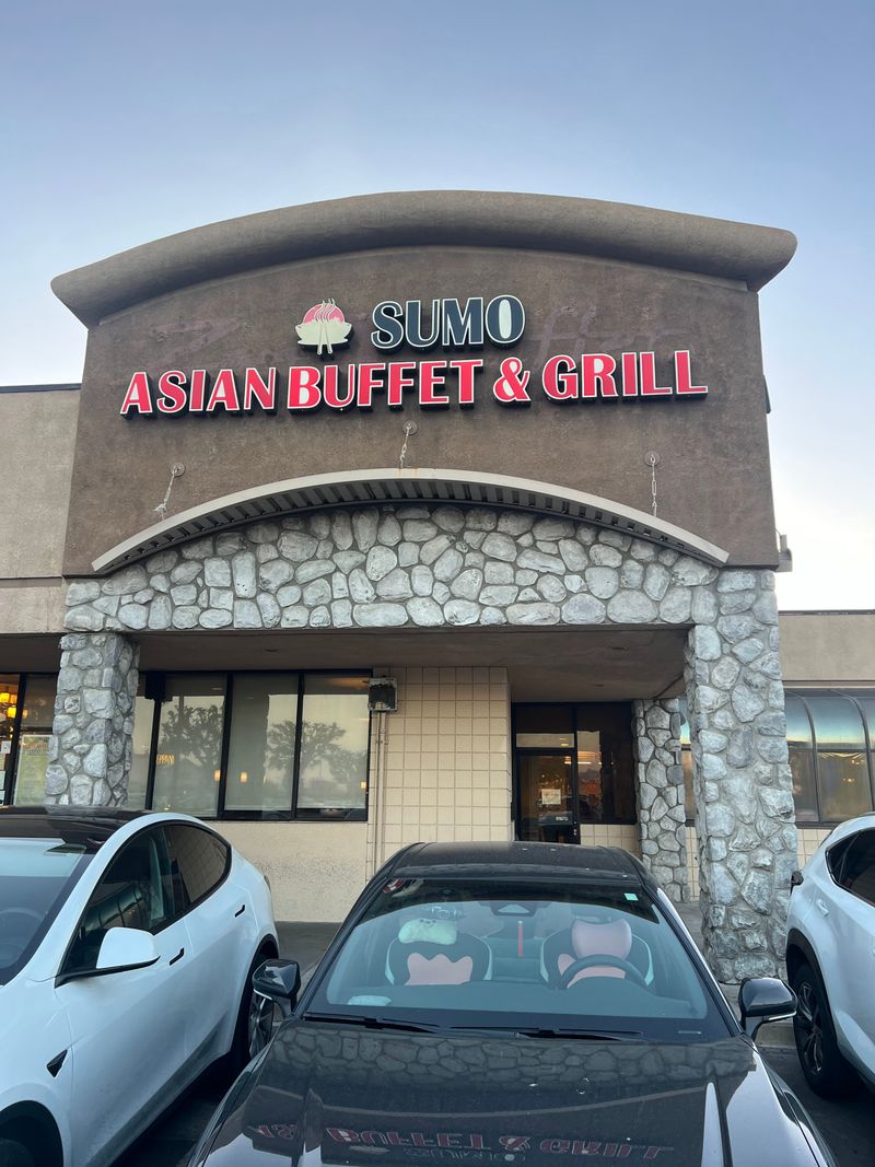 Location In The Heart Of Woodland Hills