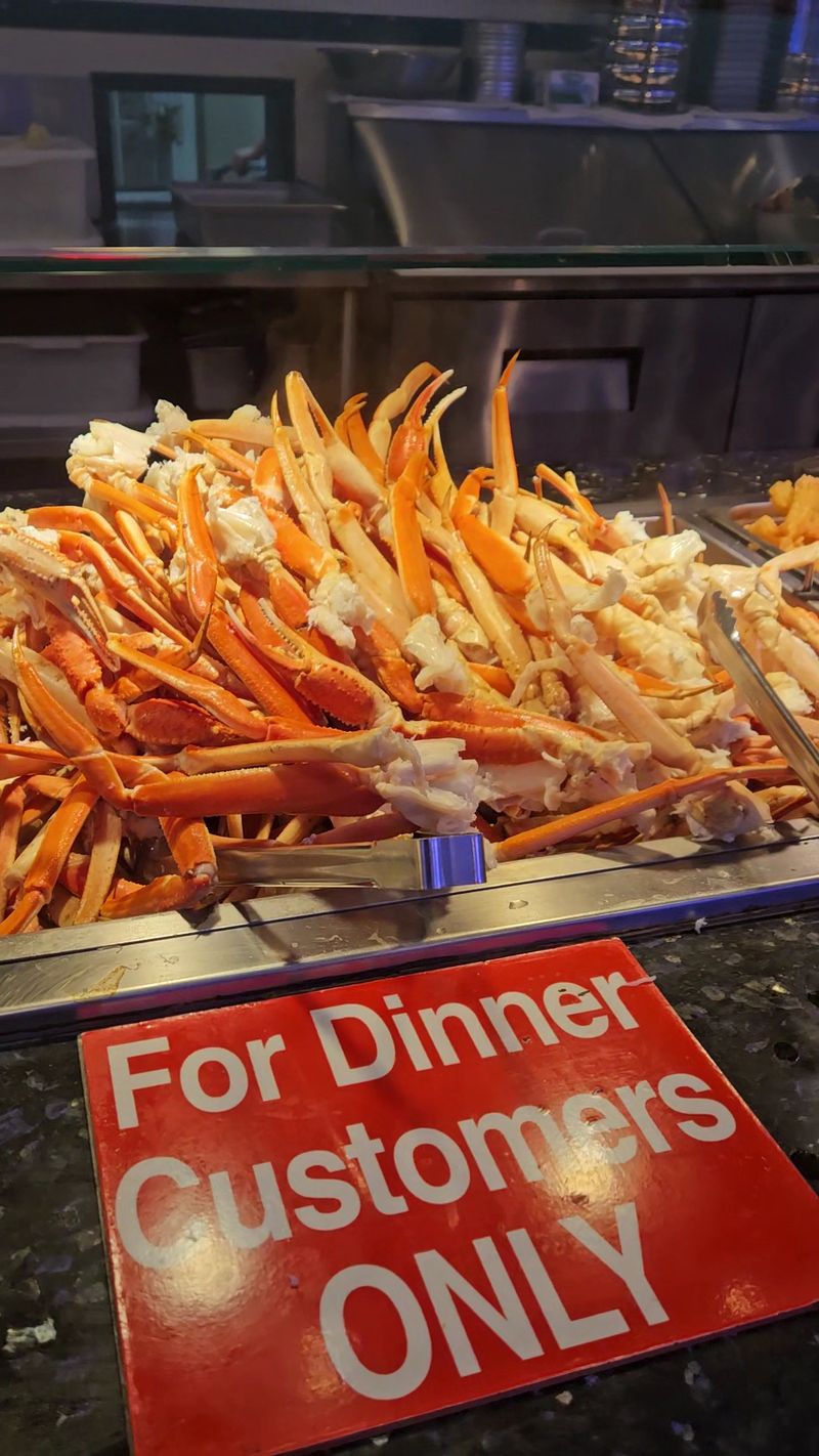 This California Buffet Is So Popular, People Are Planning Vacations Around It In 2026 - Decor Hint Seafood Selection That Draws Crowds
