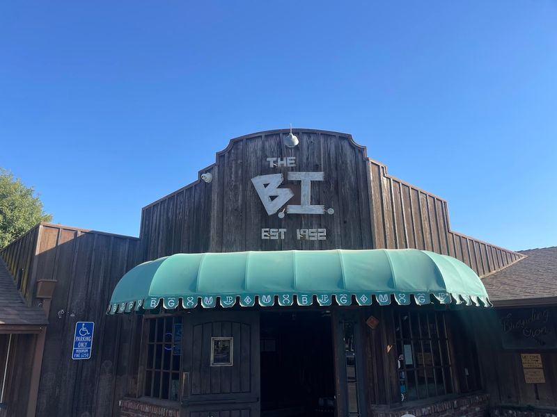 This California Spot Is Hiding The State's Juiciest Steaks - Decor Hint Convenient Location In Merced For Locals And Travelers