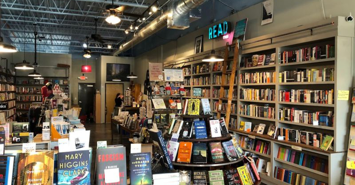 This Cozy North Carolina Bookstore Feels Like A Treasure Hunt For Readers - Decor Hint